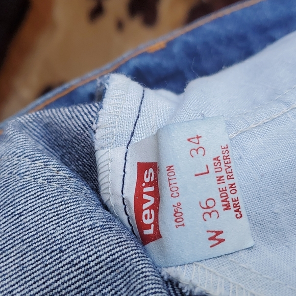 Levi's - Picture 4 of 5